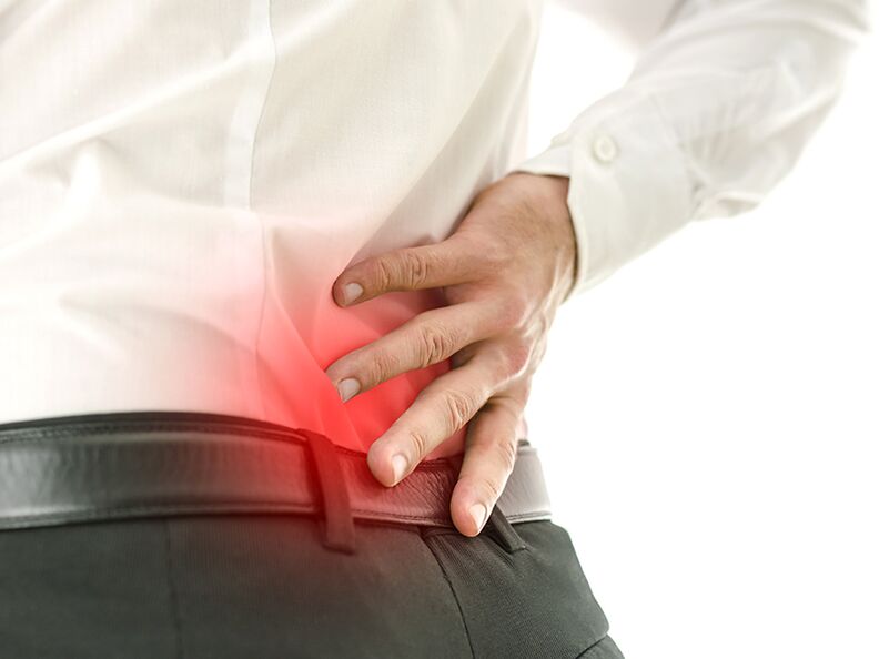 moške bolečine v hrbtu
