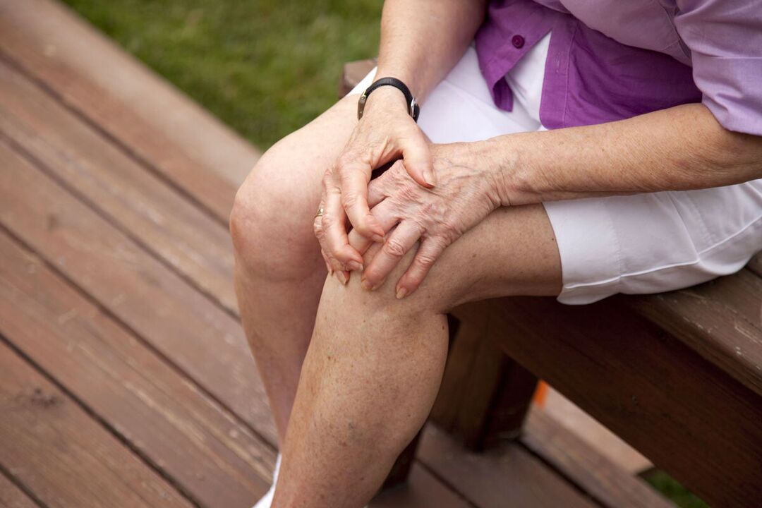 Bolečine v kolenskih sklepih so lahko simptom revmatičnih bolezni