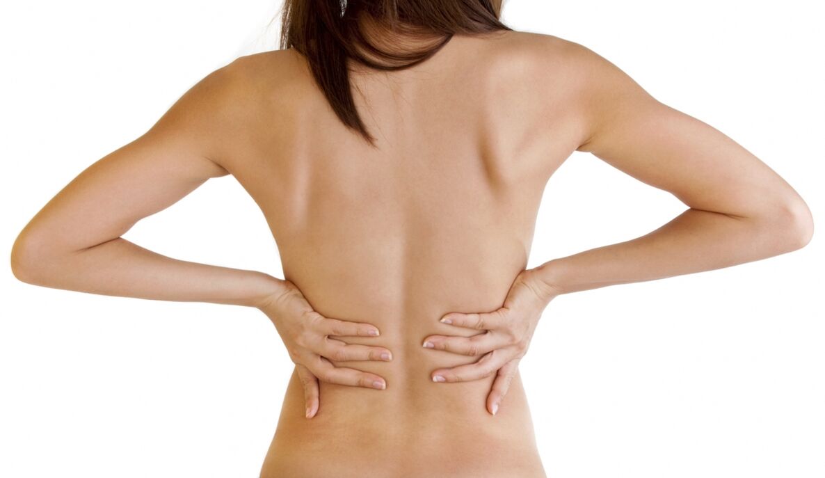 V drugi fazi torakalne osteohondroze se pojavijo bolečine v hrbtu